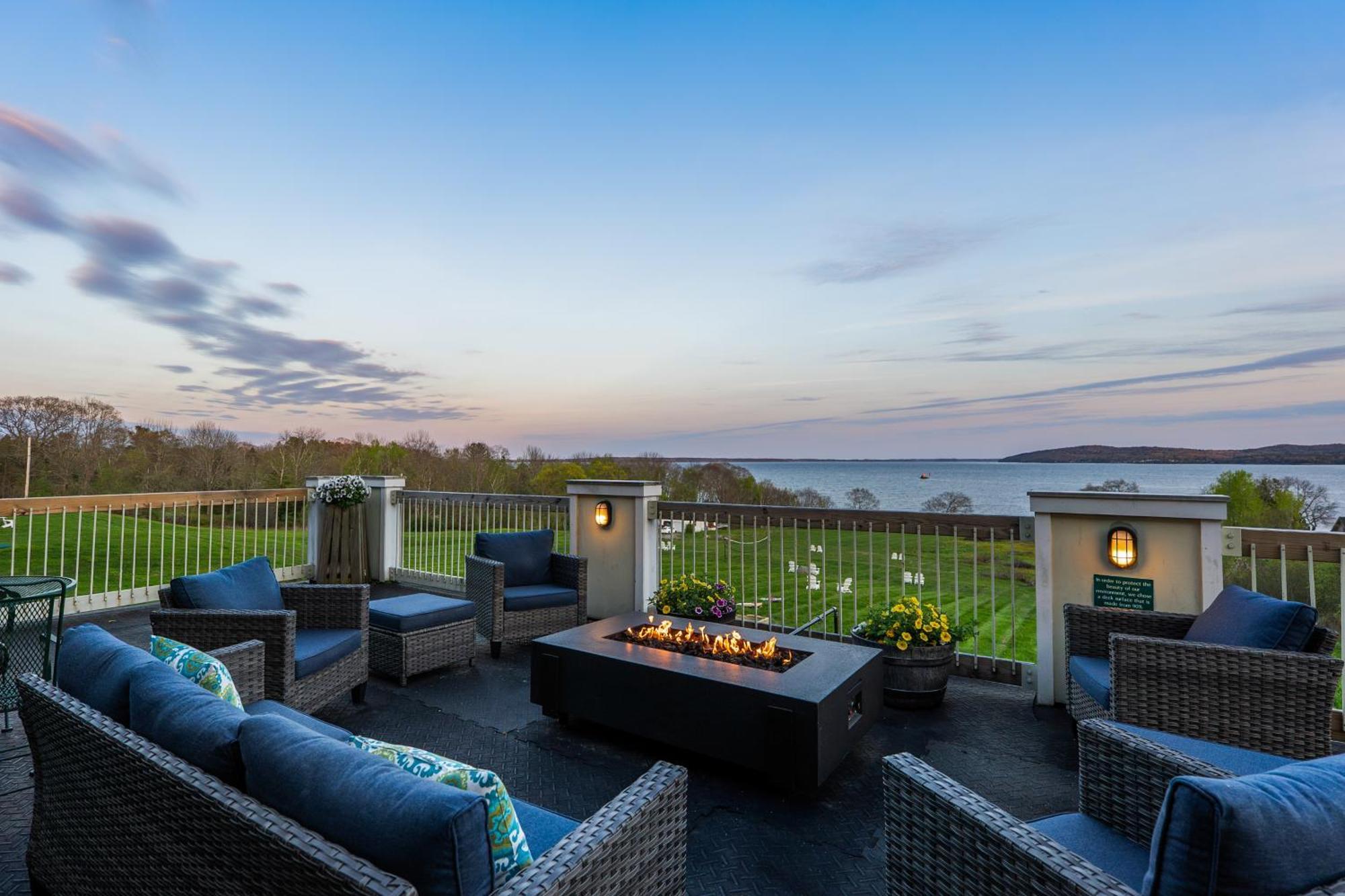 Fireside Inn, Ocean'S Edge Belfast Extérieur photo