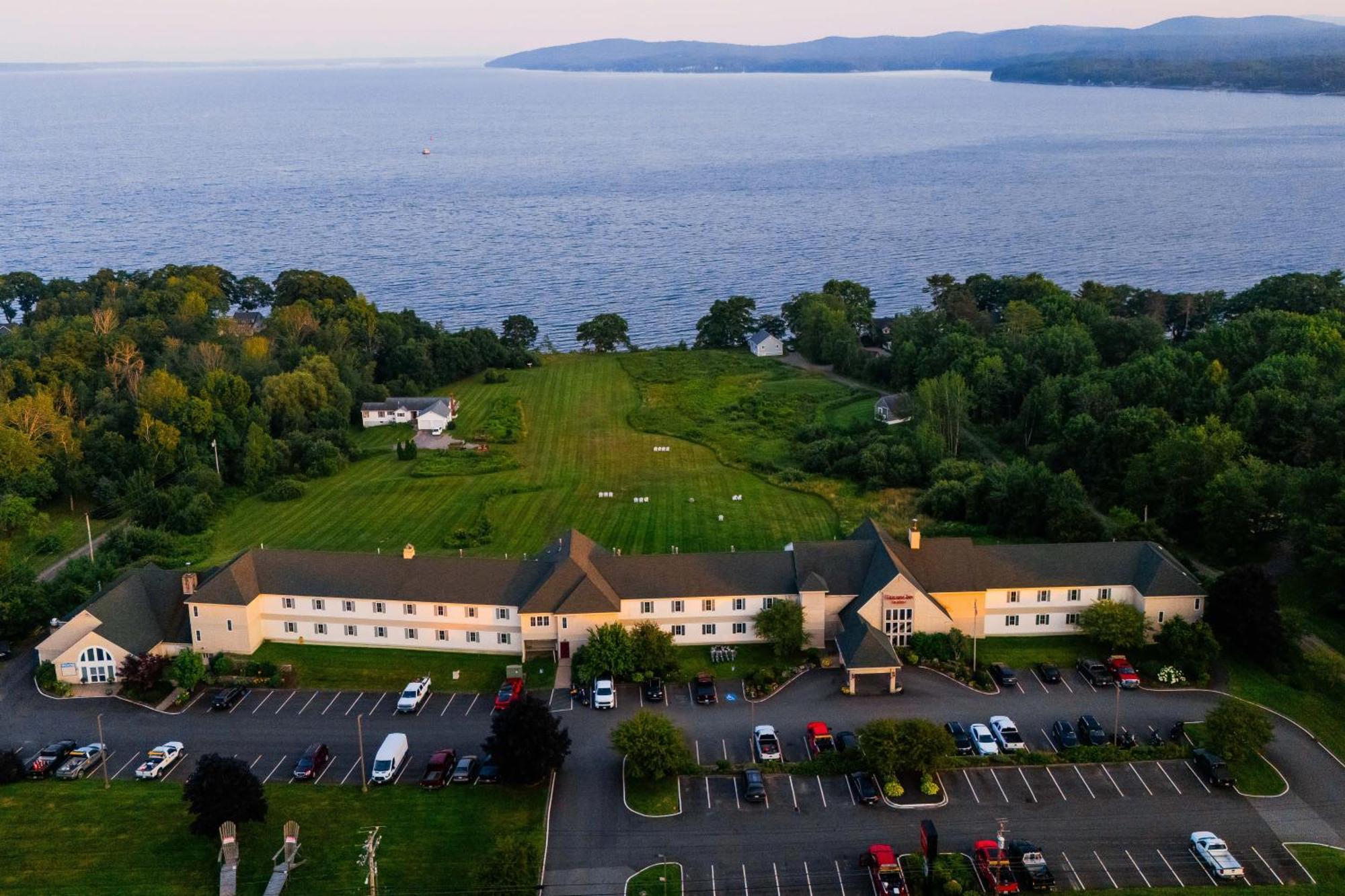 Fireside Inn, Ocean'S Edge Belfast Extérieur photo